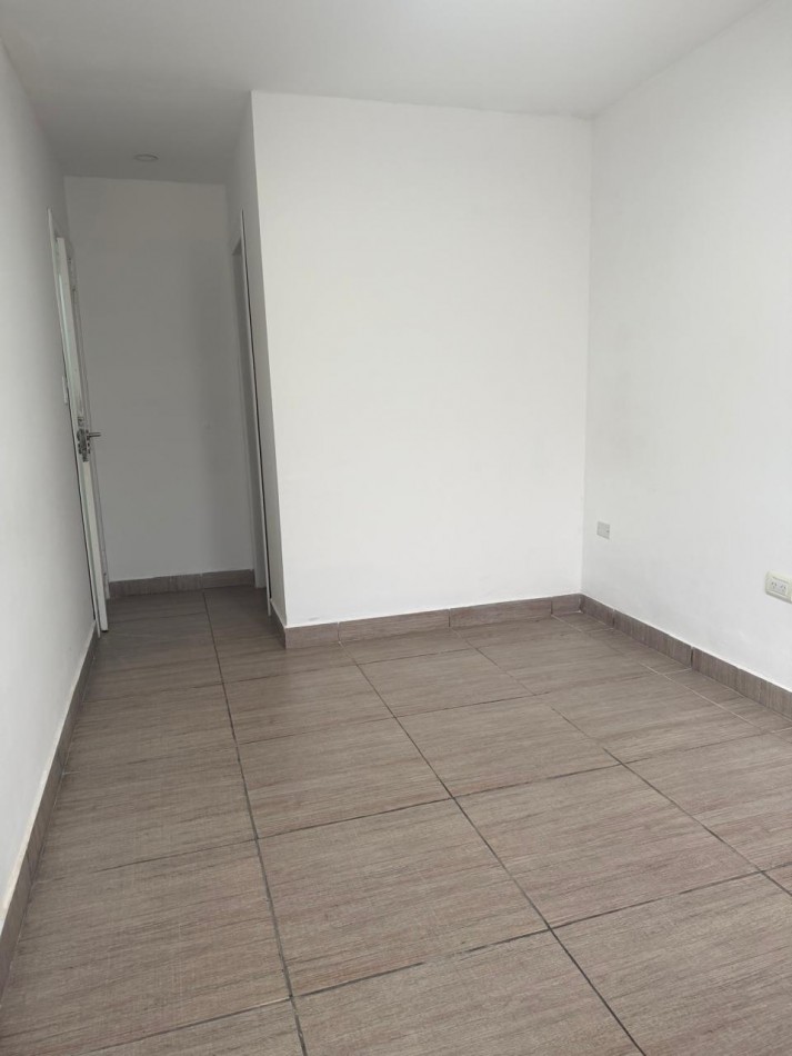 Alquiler 24 meses consultorio/espacio profesional/oficina  a una cuadra del complejo universitario nacional de mar del plata 