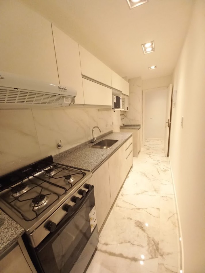 VENTA DEPARTAMENTO 3 AMBIENTES A LA CALLE 