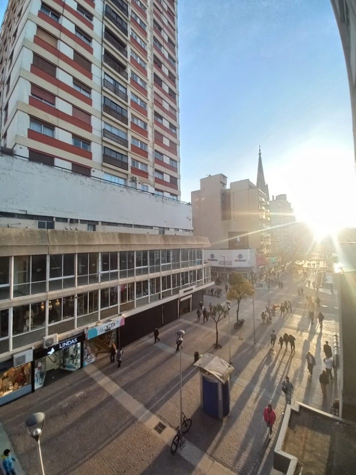 VENTA DEPARTAMENTO 3 AMBIENTES A LA CALLE 