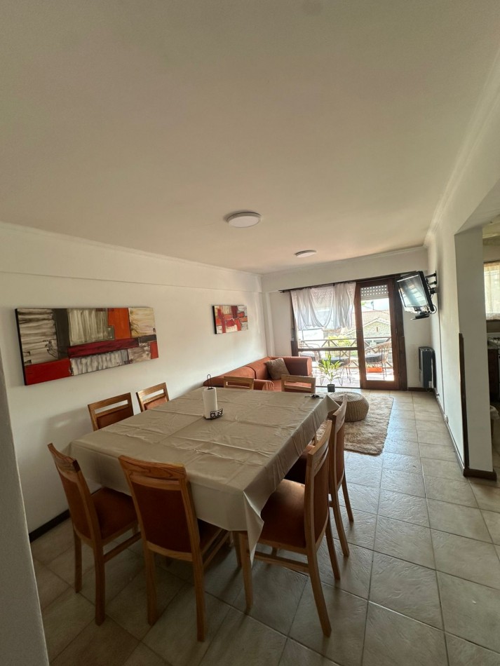 Departamento 2 ambientes 2 balcones calle Derqui