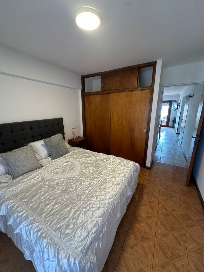 Departamento 2 ambientes 2 balcones calle Derqui