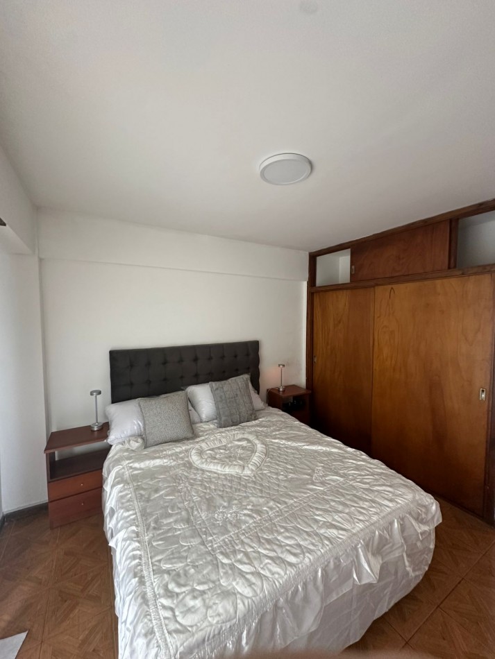 Departamento 2 ambientes 2 balcones calle Derqui