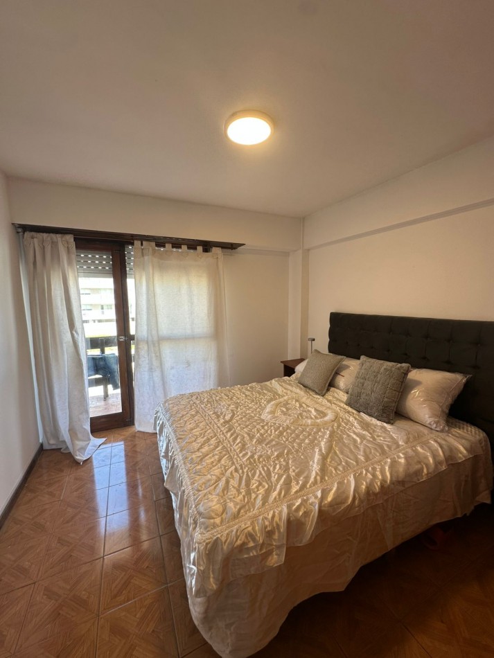 Departamento 2 ambientes 2 balcones calle Derqui