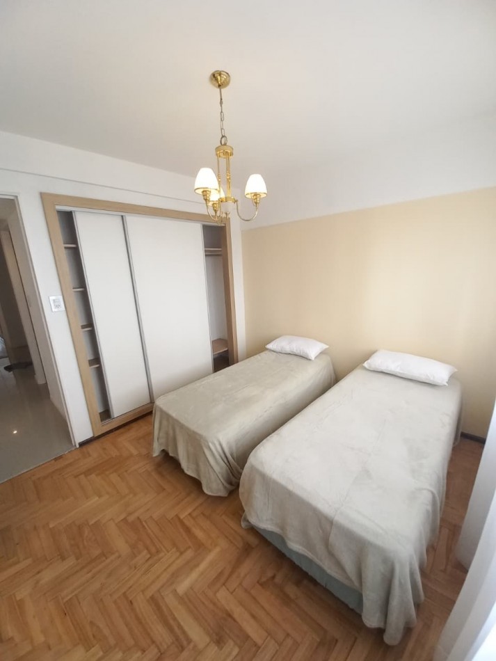 3 AMBIENTES RECICLADO A LA CALLE CON BALCON SALIENTE 