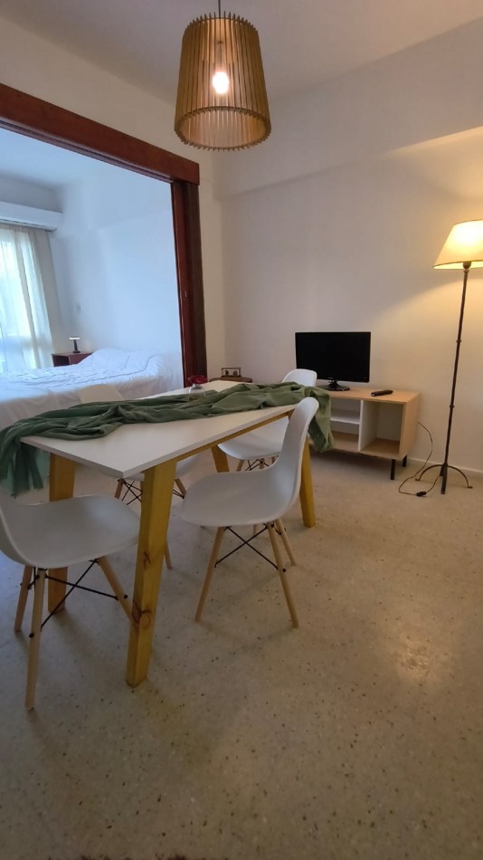 DEPARTAMENTO 1 AMBIENTE ESTADO ORIGINAL IMPECABLE ZONA P. ALDREY 