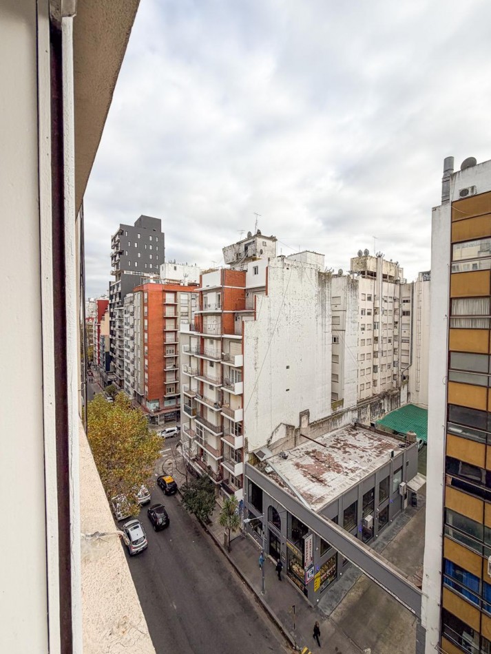 SEMIPISO DOS AMBIENTES A LA CALLE EN CORRIENTES Y BELGREANO