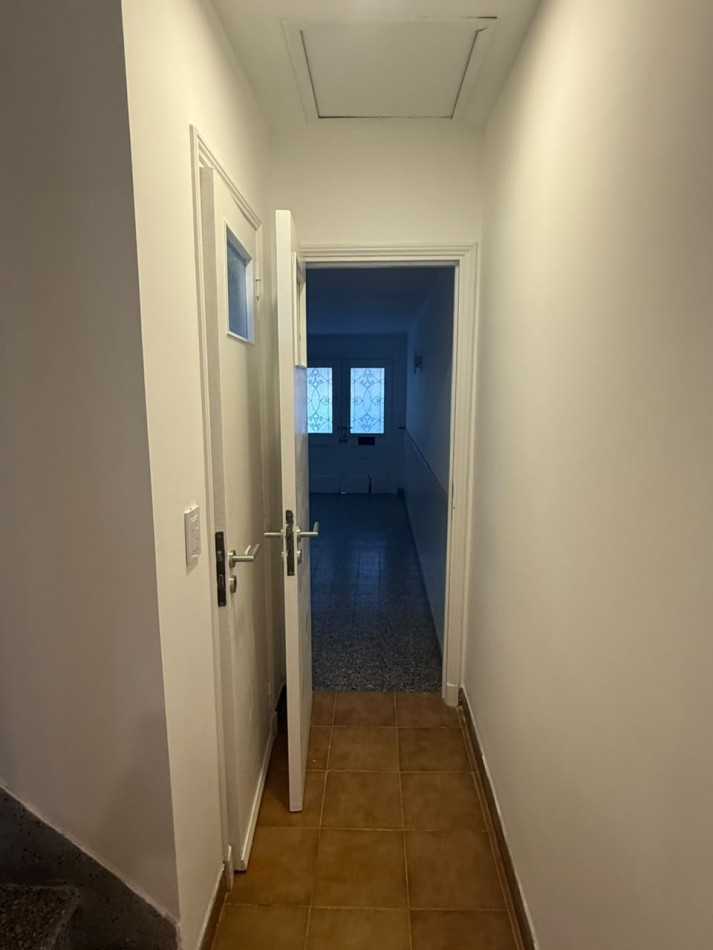 CHALET 4 AMBIENTES CON GARAGE Y PATIO BARRIO ESTELA MARIS CASTELLI 670