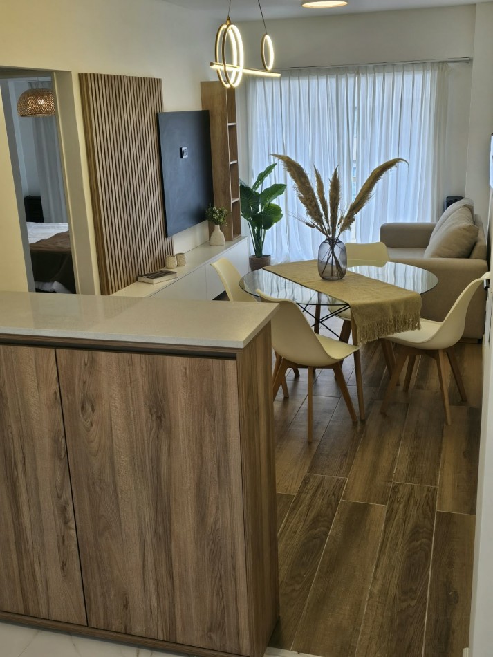 DEPARTAMENTO 3 AMBIENTES CON BALCON SALIENTE