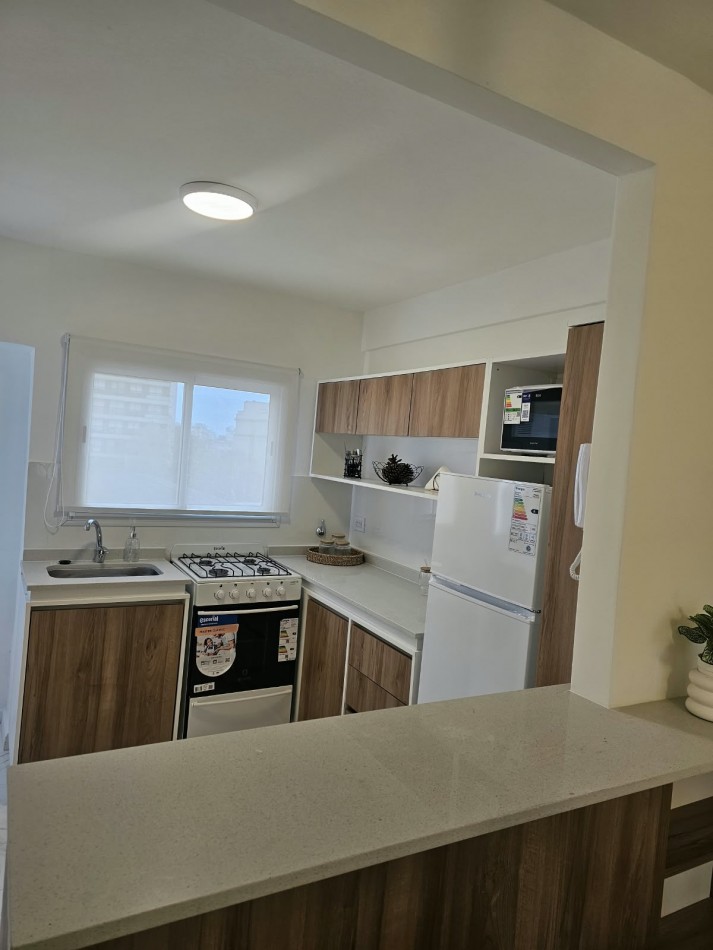 DEPARTAMENTO 3 AMBIENTES CON BALCON SALIENTE