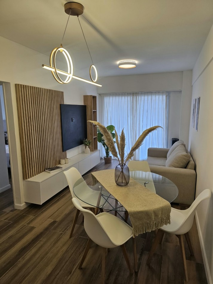 DEPARTAMENTO 3 AMBIENTES CON BALCON SALIENTE