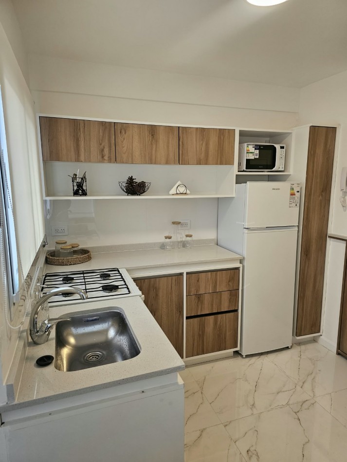 DEPARTAMENTO 3 AMBIENTES CON BALCON SALIENTE