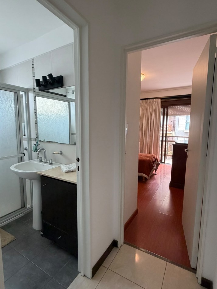 Departamento 3 ambientes al frente con cochera y baulera zona Guemes 