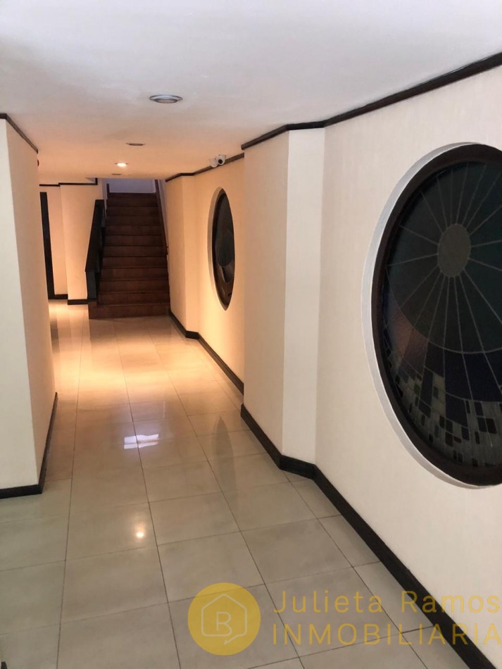 Departamento dos ambientes en venta zona Guemes 