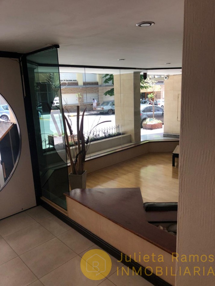 Departamento dos ambientes en venta zona Guemes 