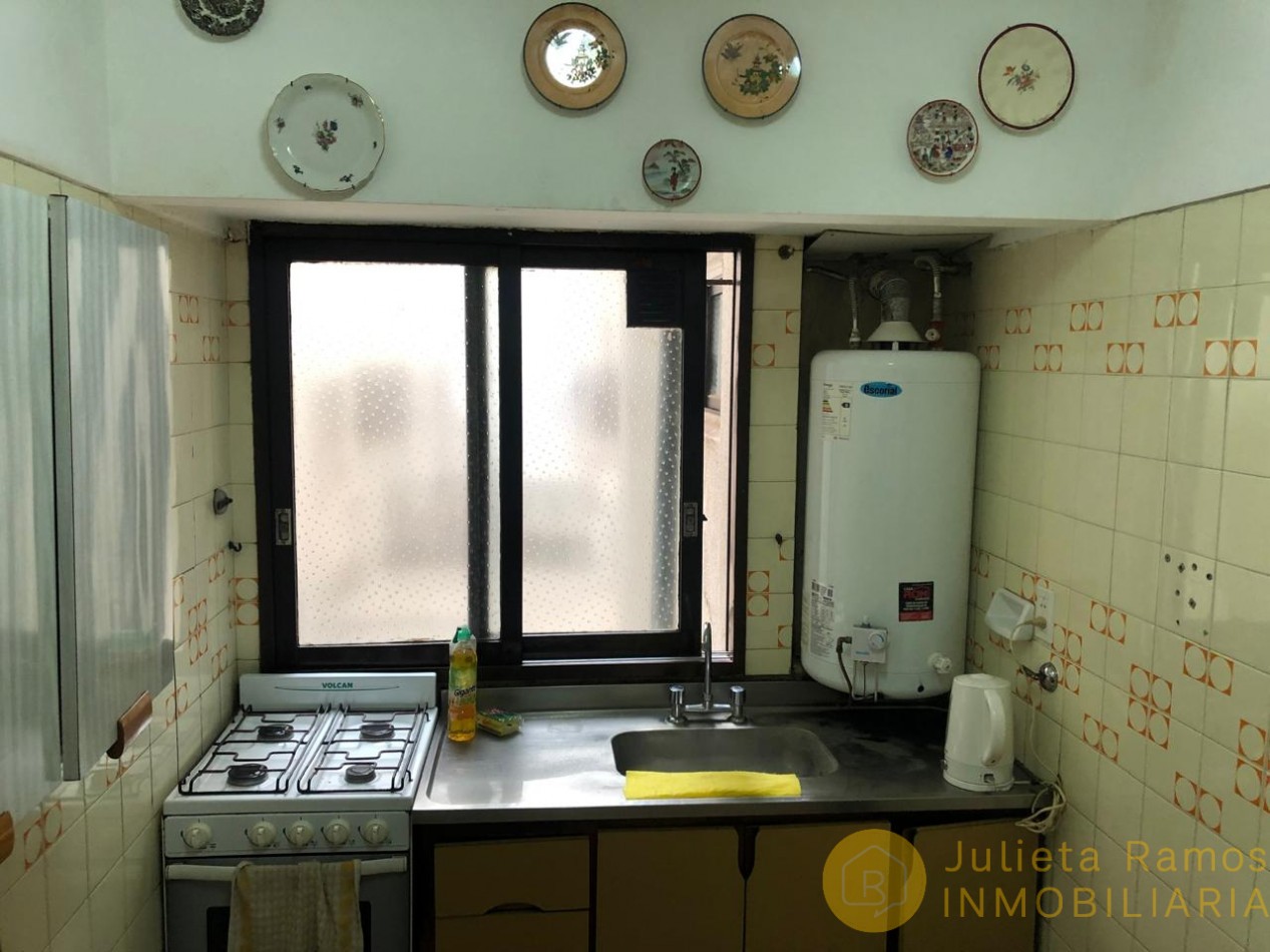 Departamento dos ambientes en venta zona Guemes 