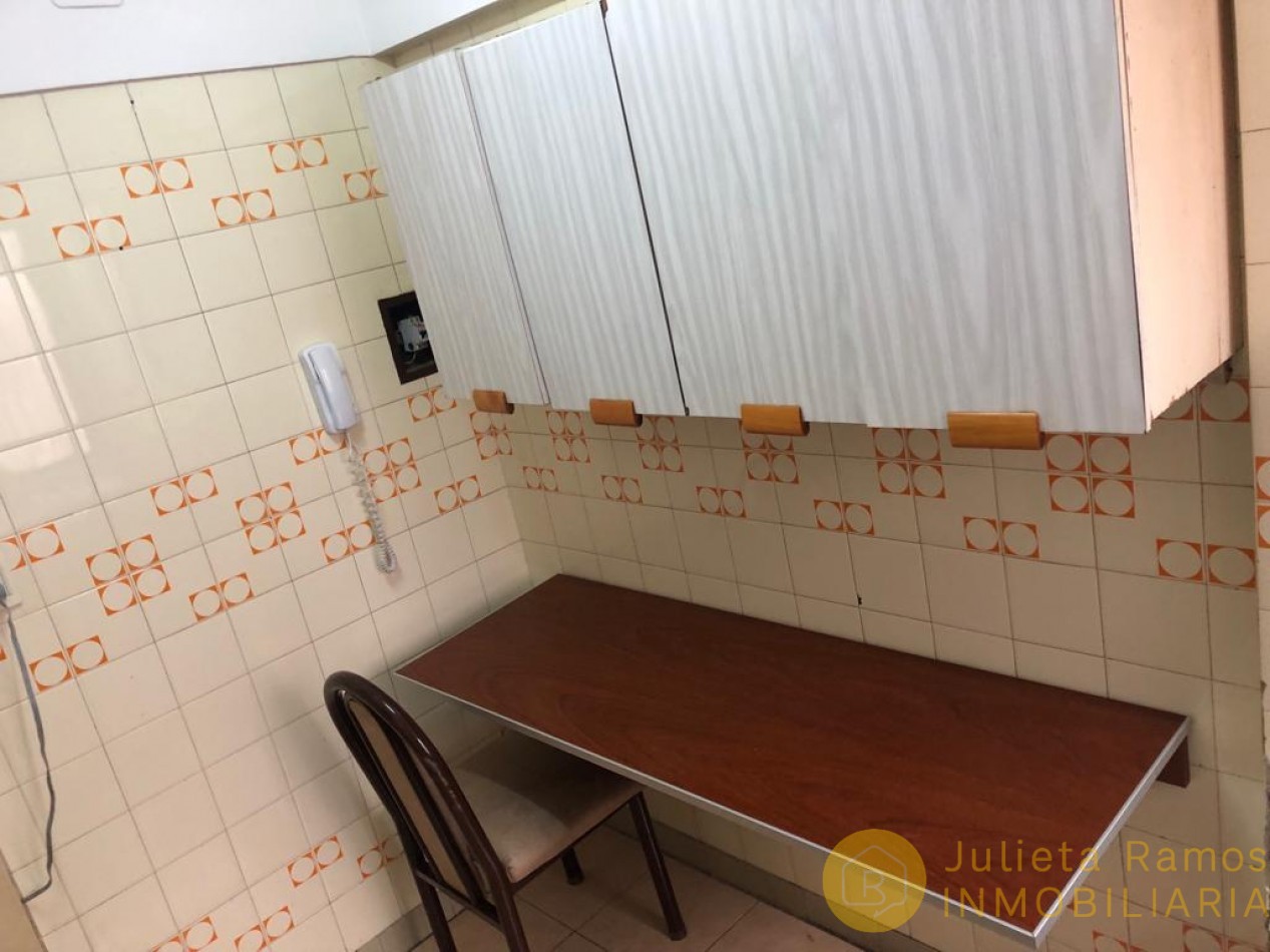 Departamento dos ambientes en venta zona Guemes 