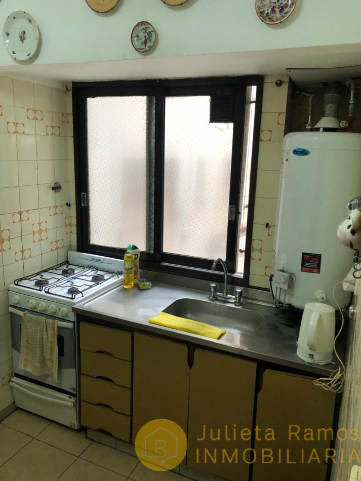 Departamento dos ambientes en venta zona Guemes 