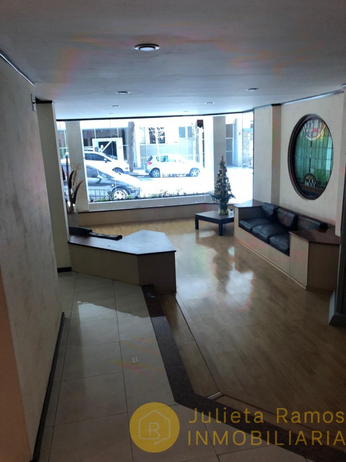 Departamento dos ambientes en venta zona Guemes 