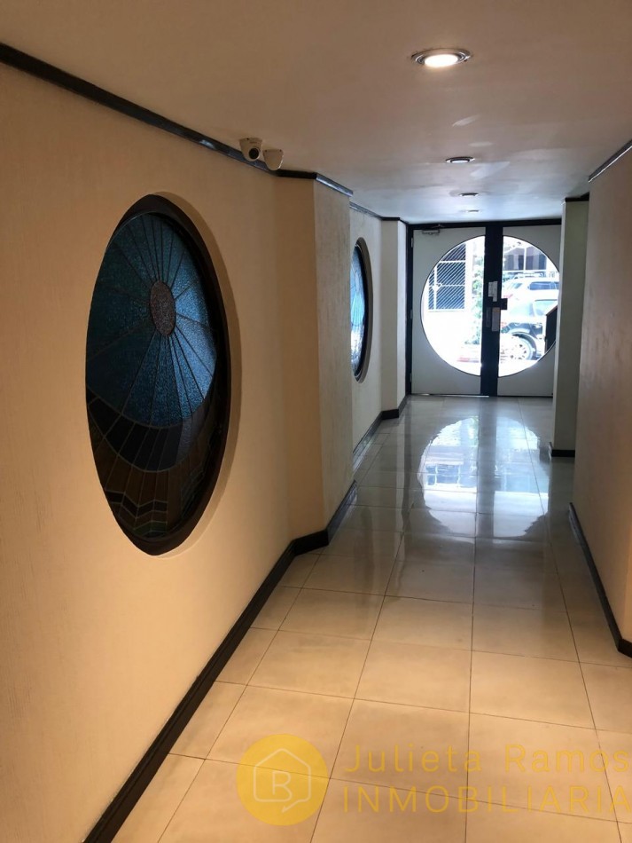 Departamento dos ambientes en venta zona Guemes 