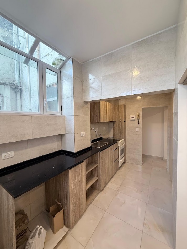 VENTA DEPARTAMENTO DE DOS AMBIENTES CON ESPACIO PARA COCHERA UBICACION SANTA FE 2884