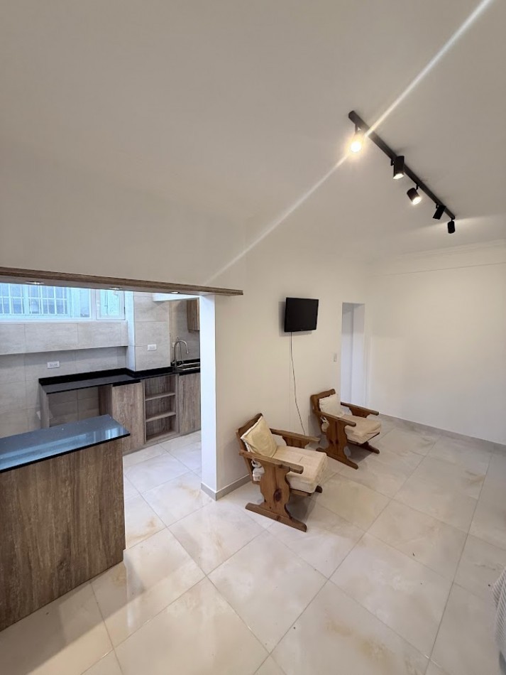 VENTA DEPARTAMENTO DE DOS AMBIENTES CON ESPACIO PARA COCHERA UBICACION SANTA FE 2884