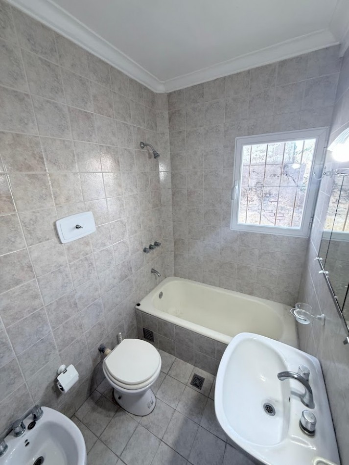VENTA DEPARTAMENTO DE DOS AMBIENTES CON ESPACIO PARA COCHERA UBICACION SANTA FE 2884