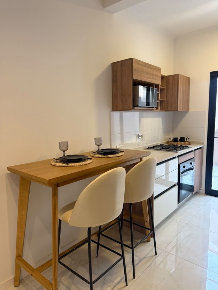CASA PH CUATRO AMBIENTES CON COCHERA ZONA NUEVA POMPEYA 