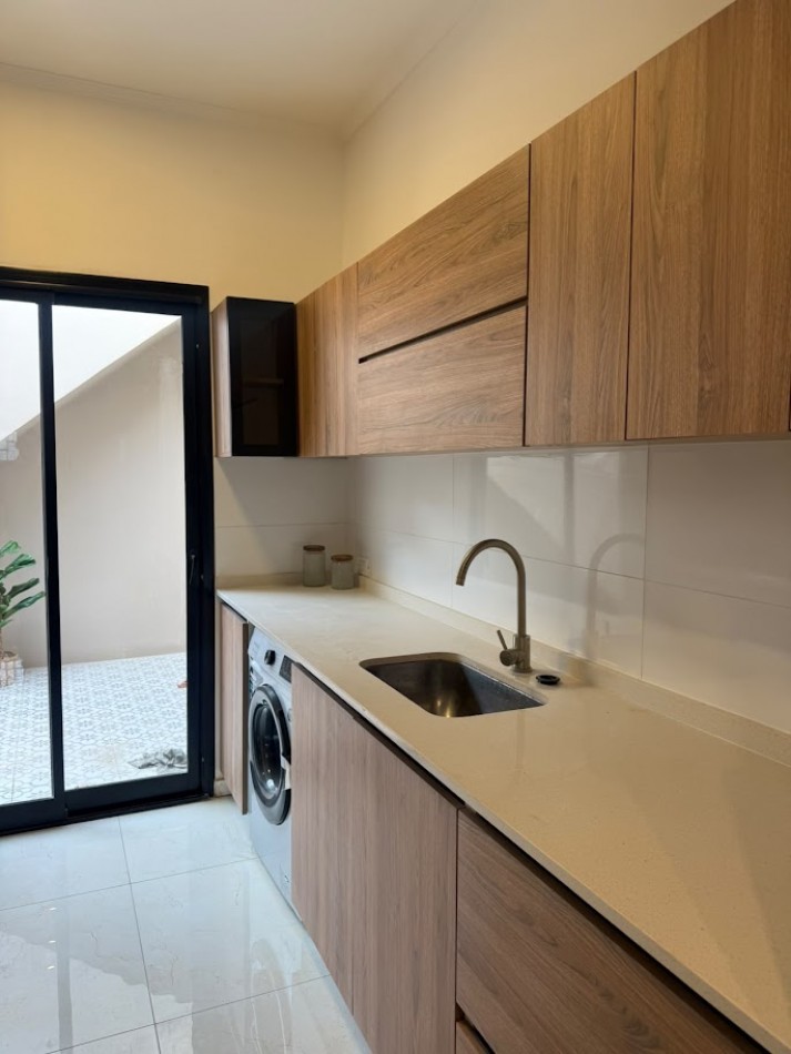 CASA PH CUATRO AMBIENTES CON COCHERA ZONA NUEVA POMPEYA 