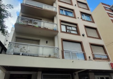 Departamento un ambiente en venta al contrafrente en zona La Perla  