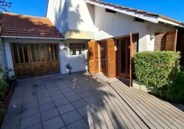 venta casa 3 ambientes con parque y garaje zona santa monica 