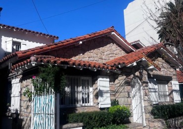 VENTA CASA 3 AMB CON DEPENDENCIA DOBLE GARAJE Y PATIO ZONA GUEMES 