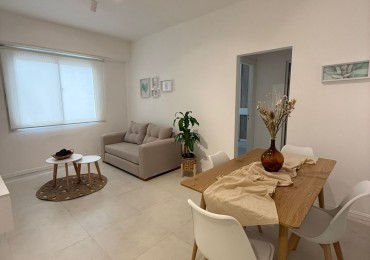 Venta departamento dos ambientes amueblado y decorado a dos cuadras de la playa Bristol